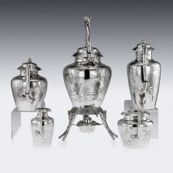 Victorian Aesthetic Movement Solid Silver Tea Service, London 1880 - Image 4