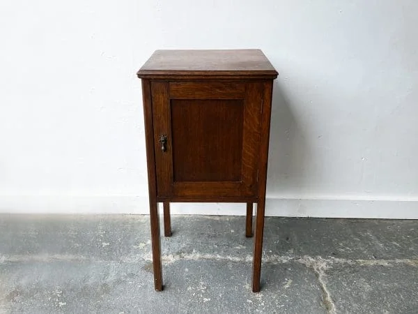 Edwardian Mahogany pot cupboard / bedside cabinet - Image 2