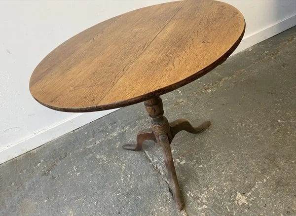 19th century antique oak round tilt top table - Image 6