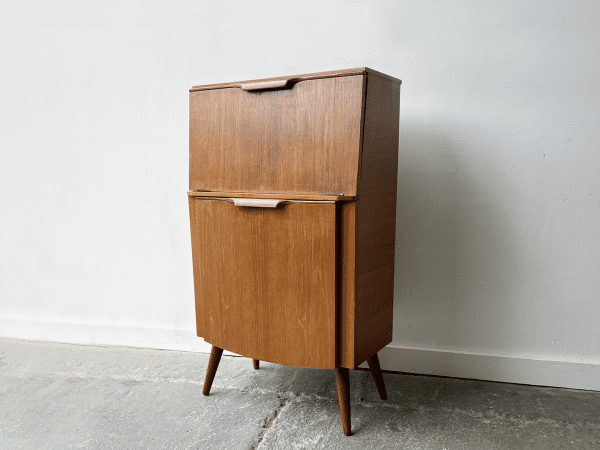 Mid-Century illuminated drinks cabinet by Hubbinet