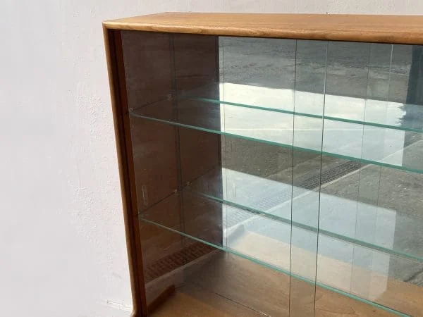 Mid-Century 1960’s mirrored display cabinet by Turnidge of London - Image 4