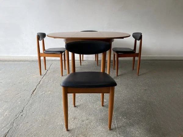 Mid-Century dining table and chairs by Schreiber - Image 3