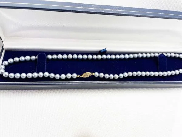 blue-vintage-pearls